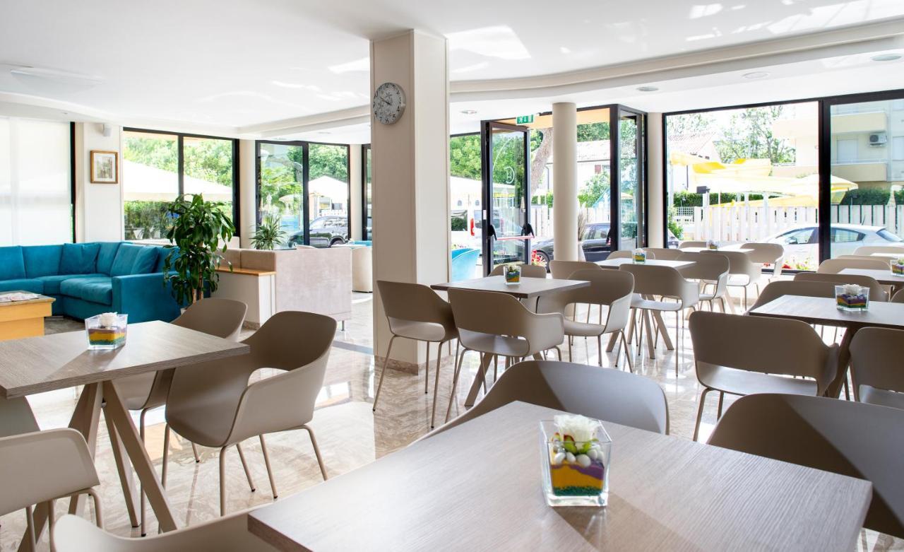 Hotel Caravel B&B Мисано Адриатико Екстериор снимка