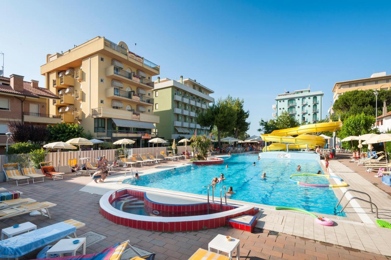 Hotel Caravel B&B Мисано Адриатико Екстериор снимка