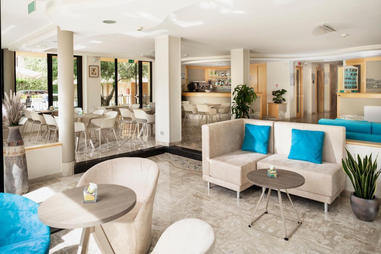 Hotel Caravel B&B Мисано Адриатико Екстериор снимка
