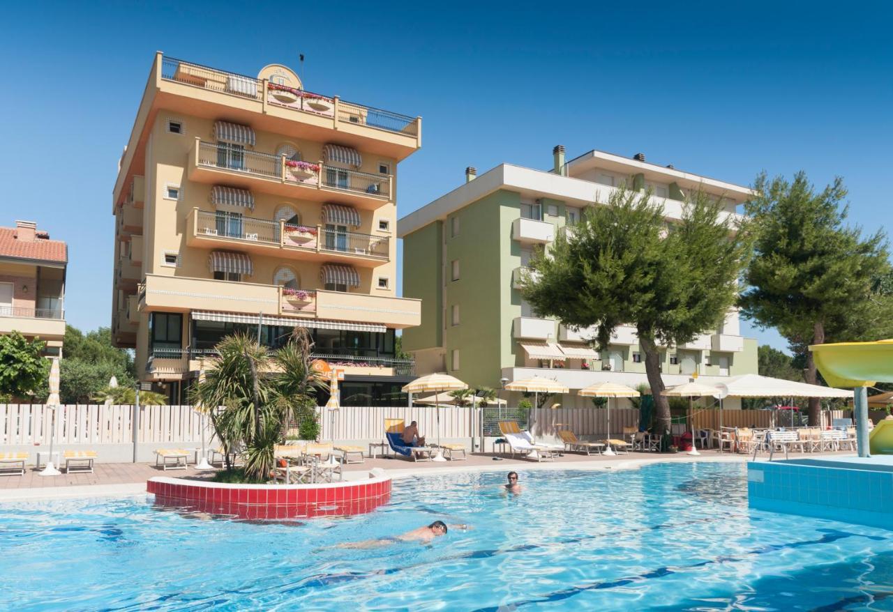 Hotel Caravel B&B Мисано Адриатико Екстериор снимка