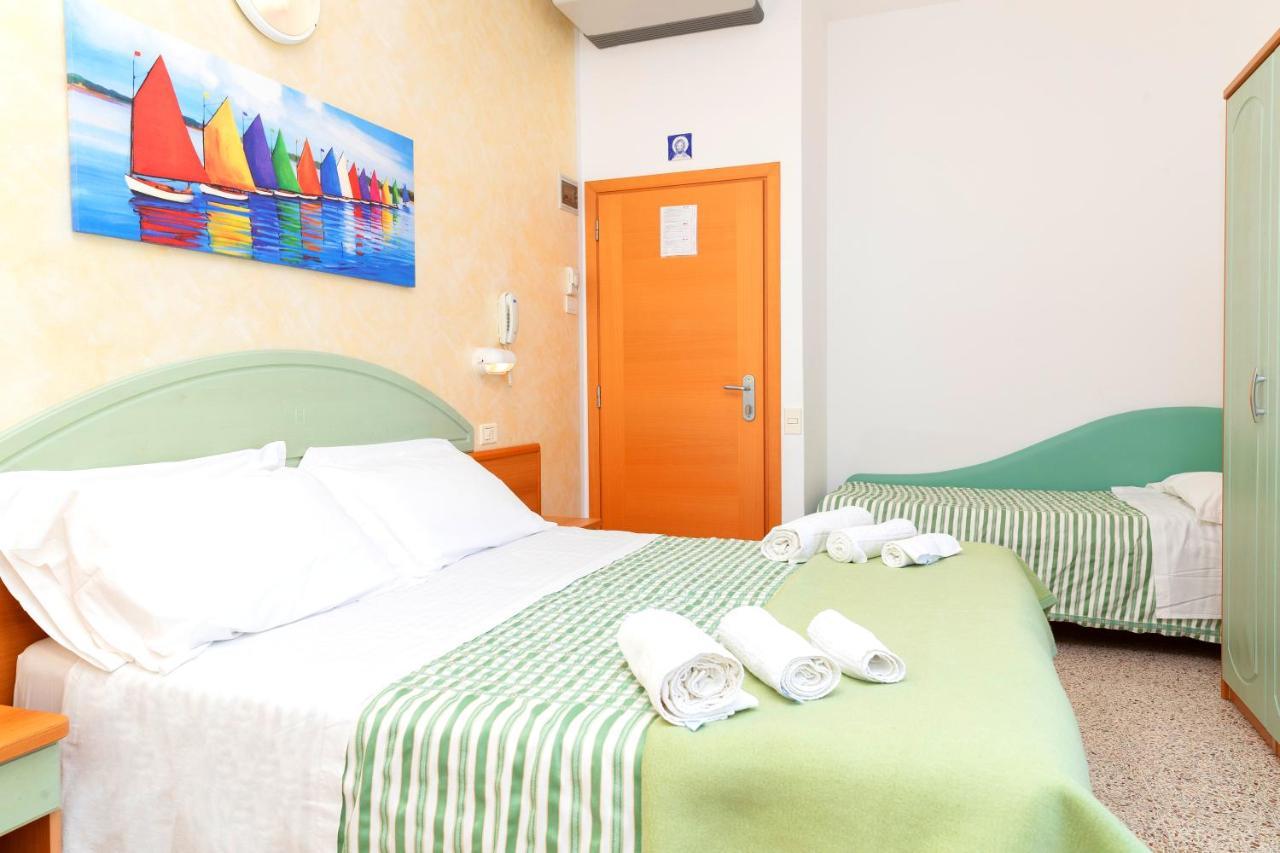 Hotel Caravel B&B Мисано Адриатико Екстериор снимка