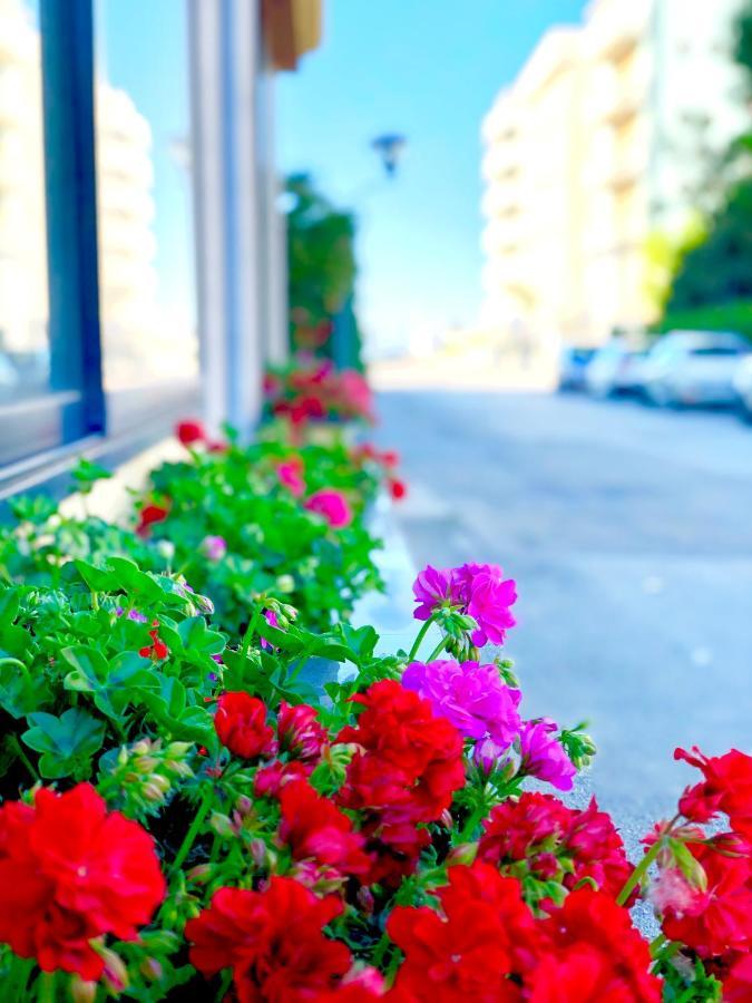 Hotel Caravel B&B Мисано Адриатико Екстериор снимка