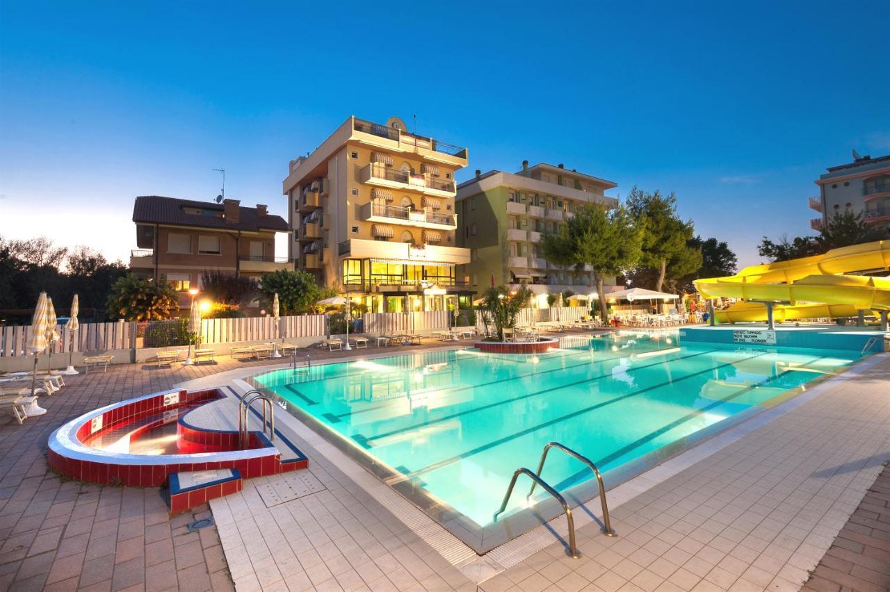 Hotel Caravel B&B Мисано Адриатико Екстериор снимка